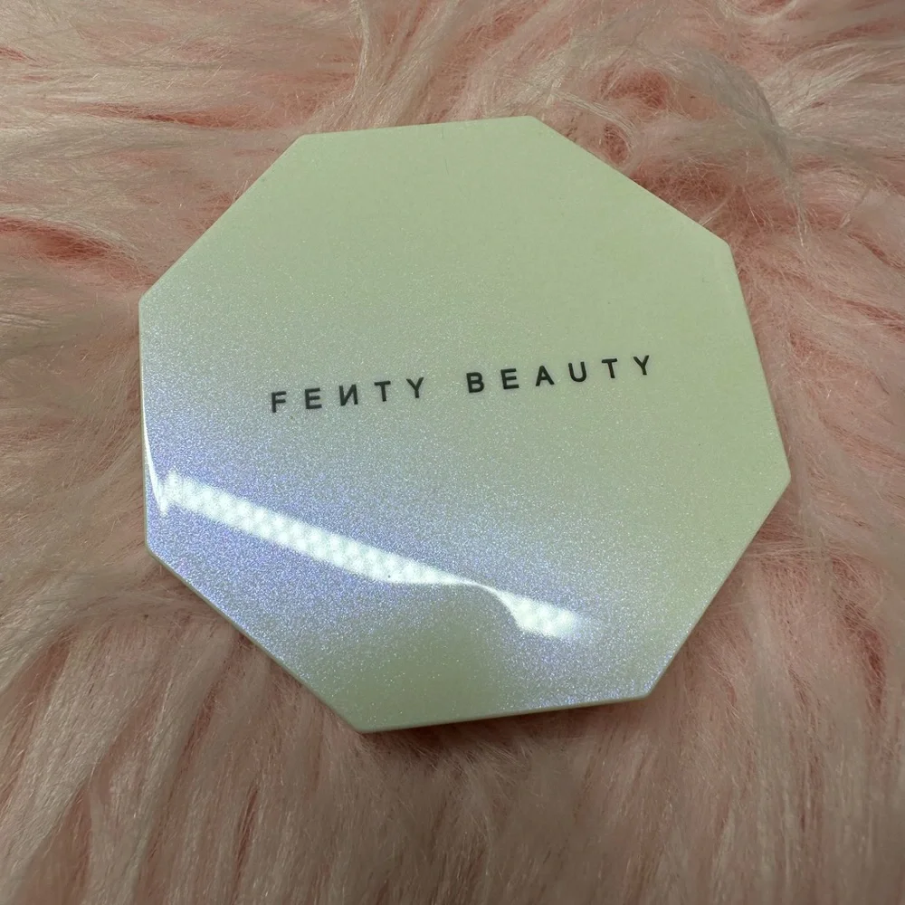 Fenty Beauty Highlighter Metal Moon